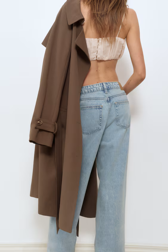 Джинсы с обычной талией и бочками до щиколотки