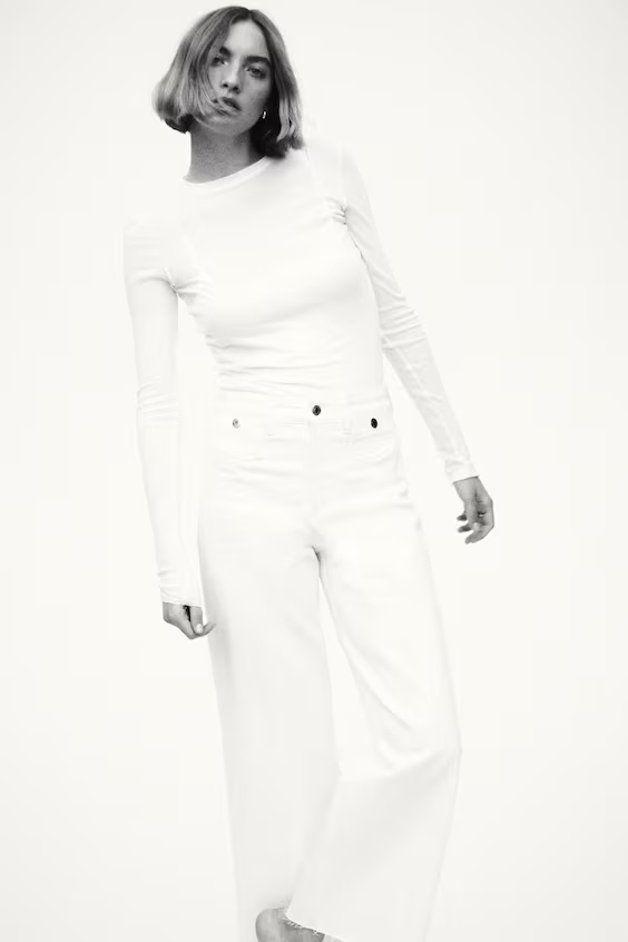 Джинсы с высокой посадкой и широкими бедрами до щиколотки