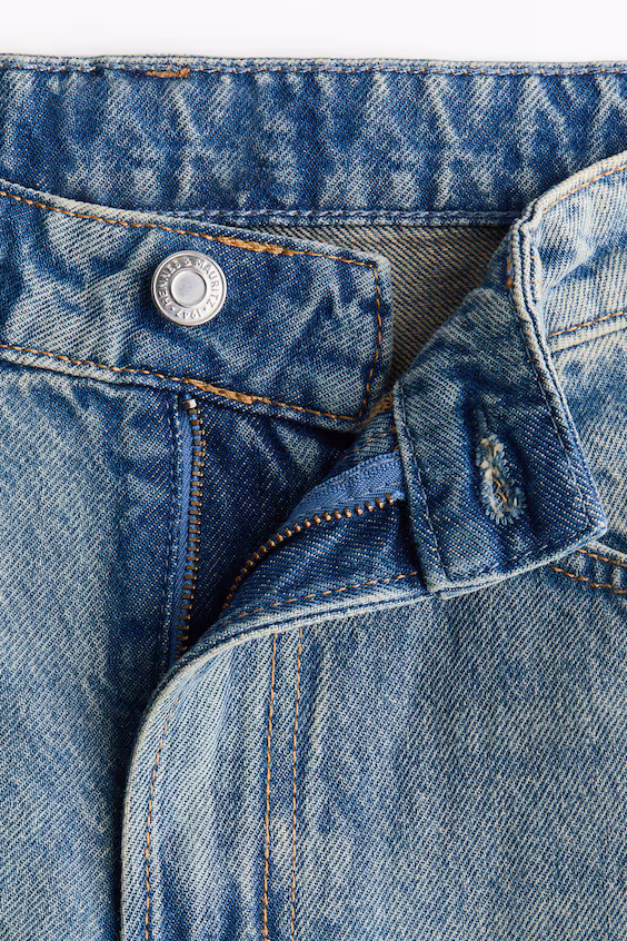 Джинсы прямого кроя с широкой посадкой