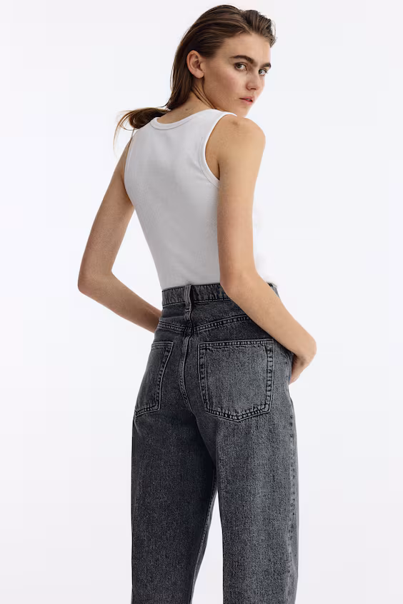 Джинсы с высокой посадкой и барельефом до щиколотки