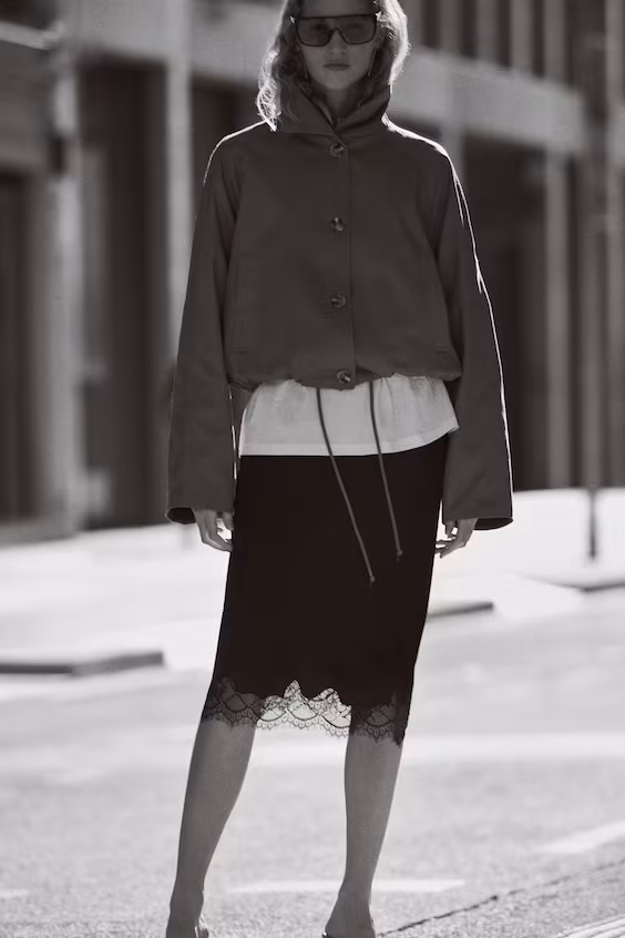 Юбка со шнуровкой и кружевом