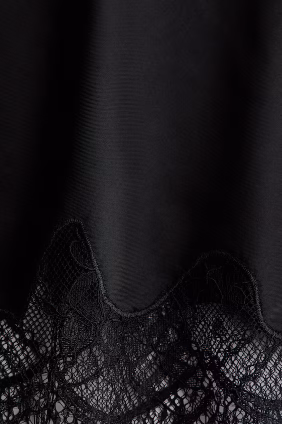 Юбка со шнуровкой и кружевом