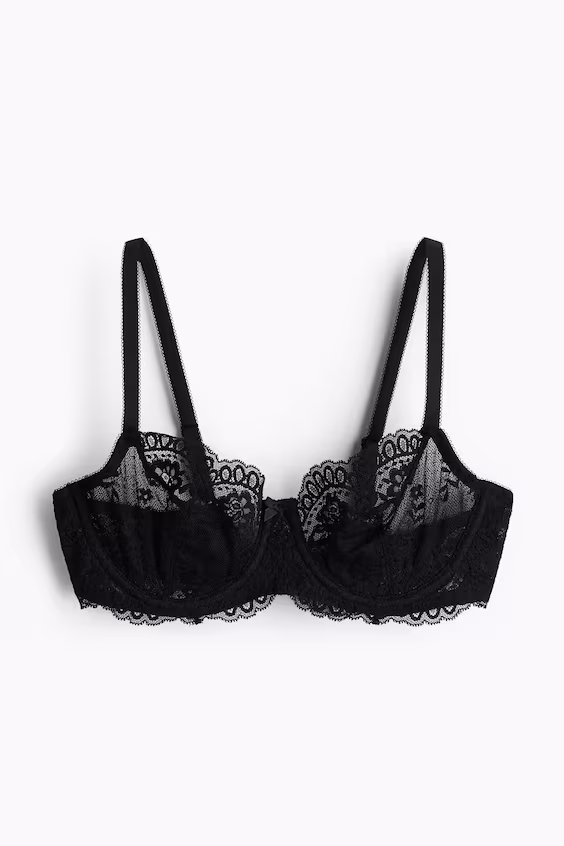 Бра с каркасами и кружевом