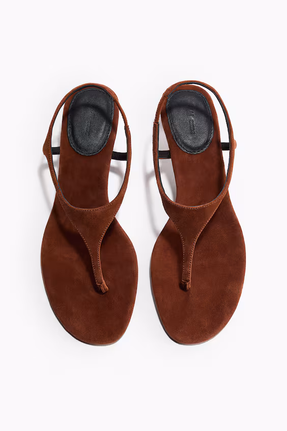 Босоножки на высоком каблуке из замши