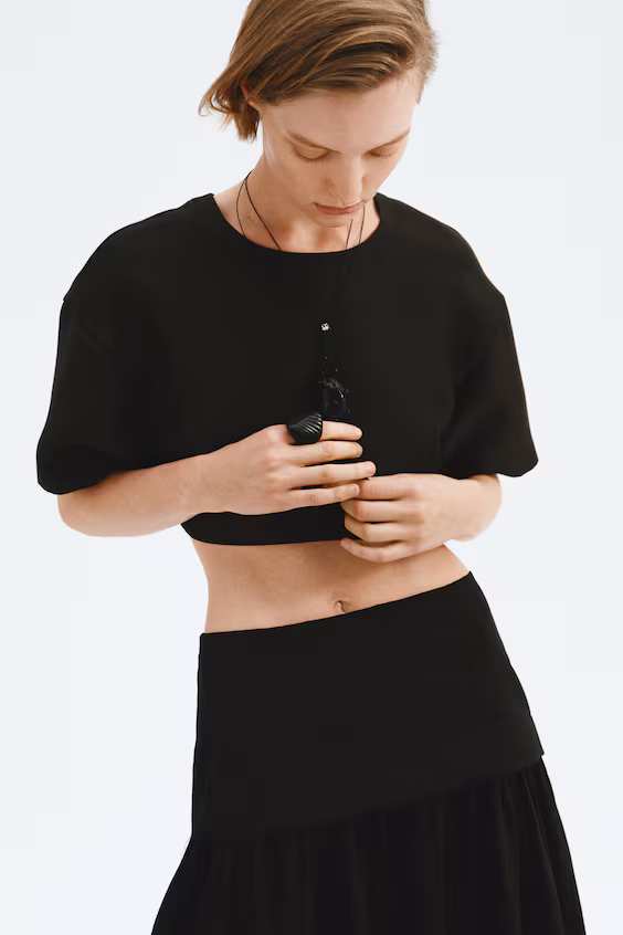 Короткий свитер