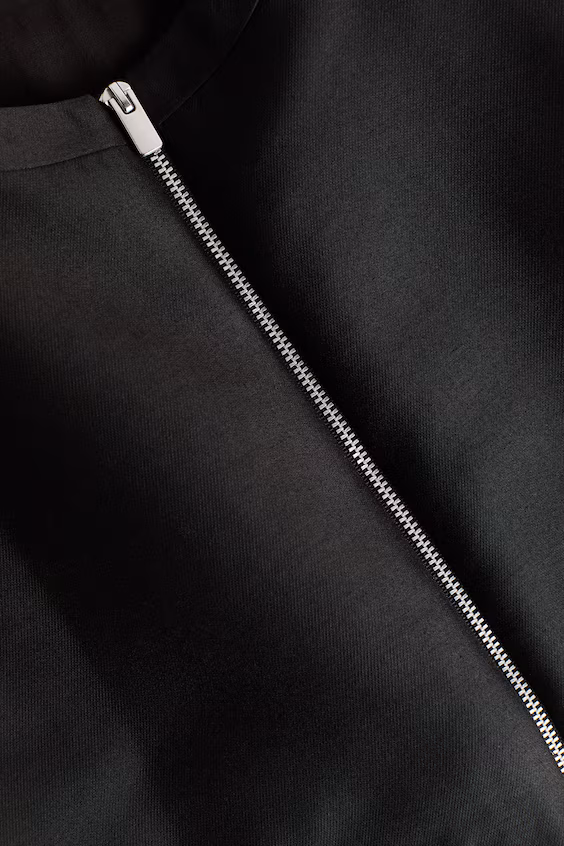 Короткий свитер