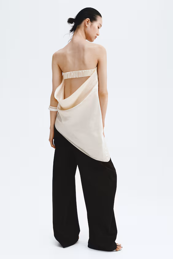 Топ без бретелей из атласа