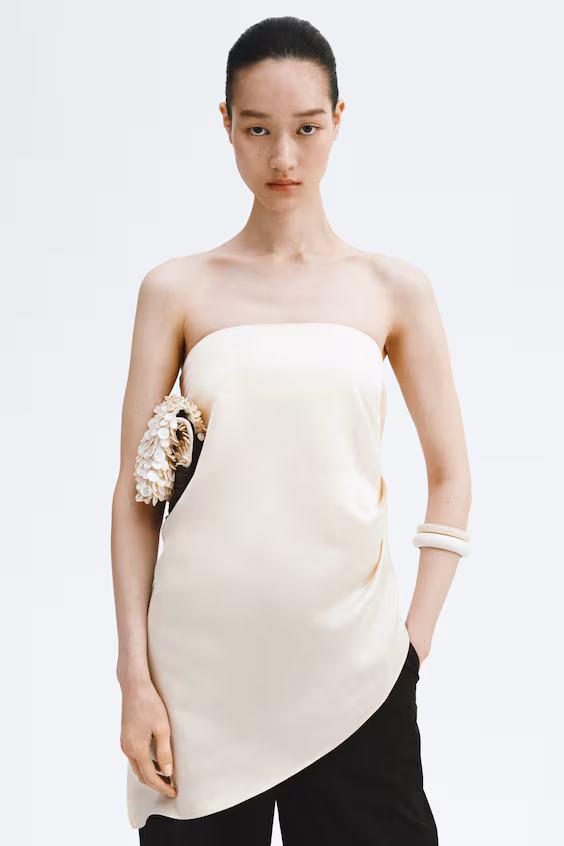 Топ без бретелей из атласа