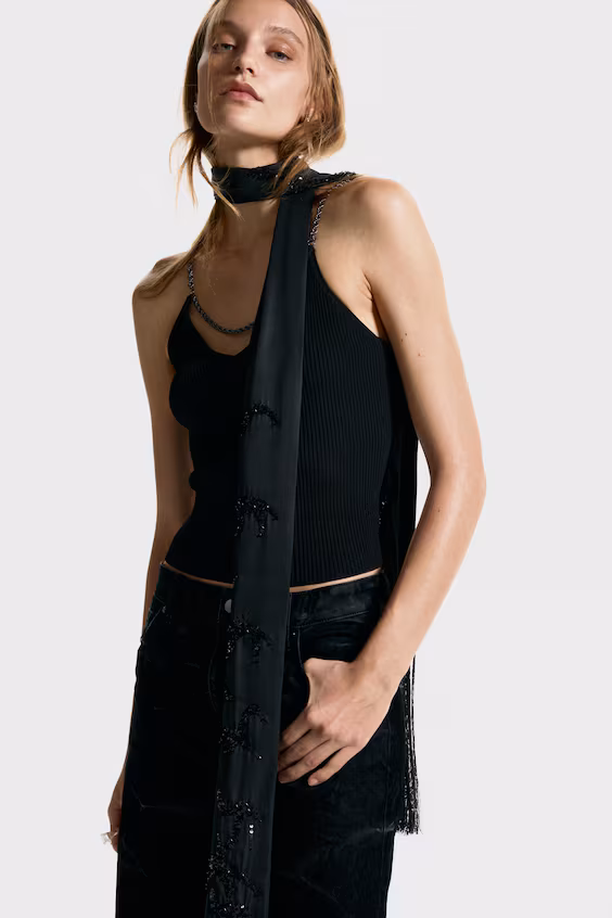 Топ с цепочками на бретелях