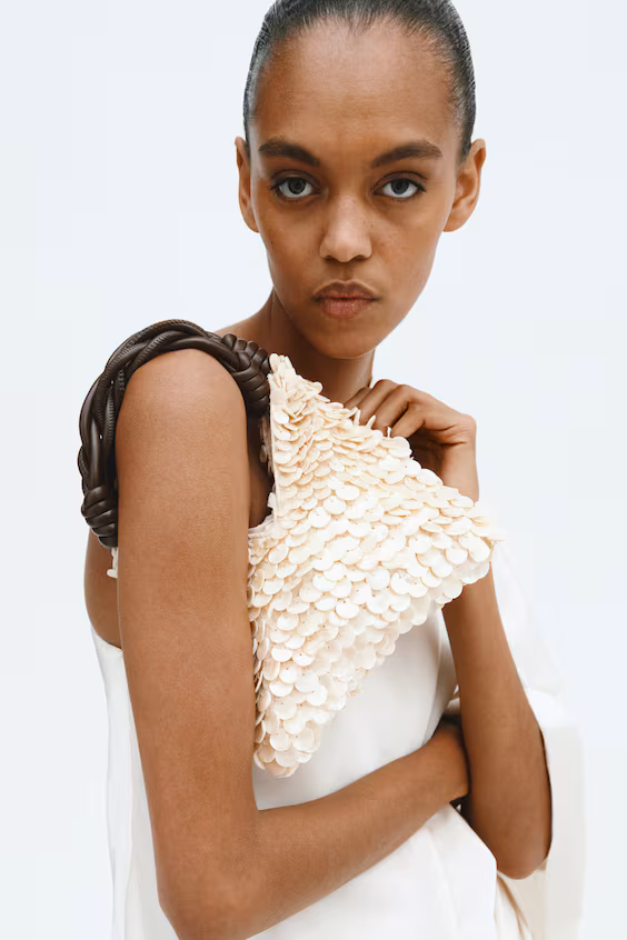 Сумка на руку с пайетками