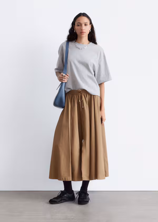 Минималистичные кожаные кроссовки