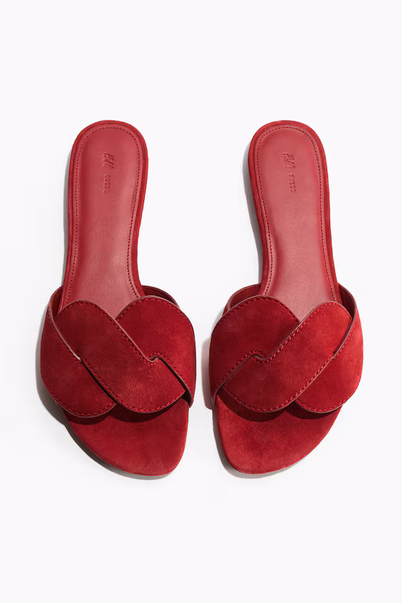 Сандалии из кожи