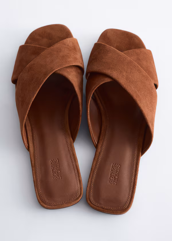 Сандалии на крестик из замши