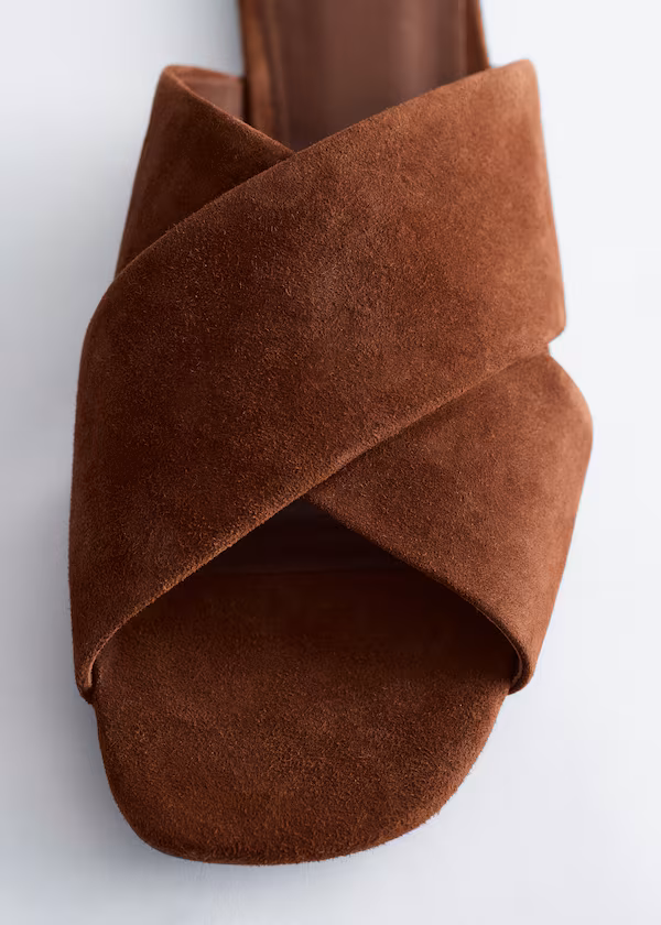 Сандалии на крестик из замши