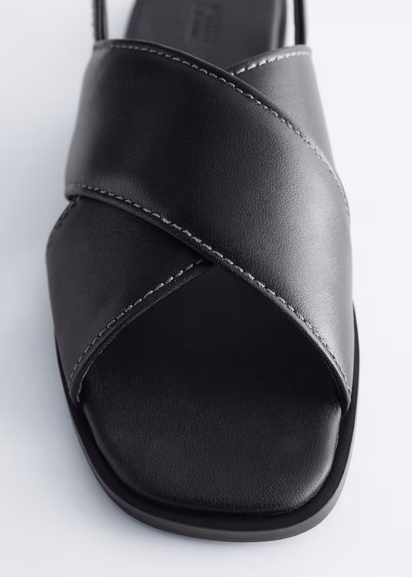 Сандалии из кожи на крестик