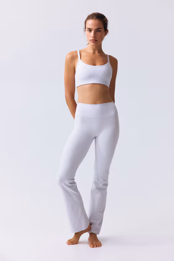 Спортивный топ средней поддержки с технологией softmove™