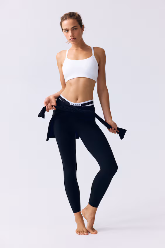 Спортивный топ средней поддержки с технологией softmove™