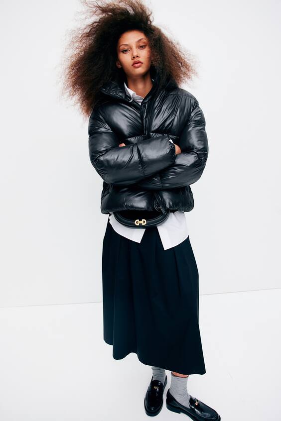 Утепленный пуховик с капюшоном