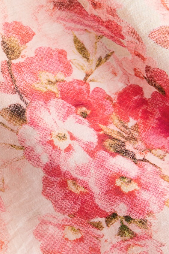 Платье с открытыми плечами на завязках