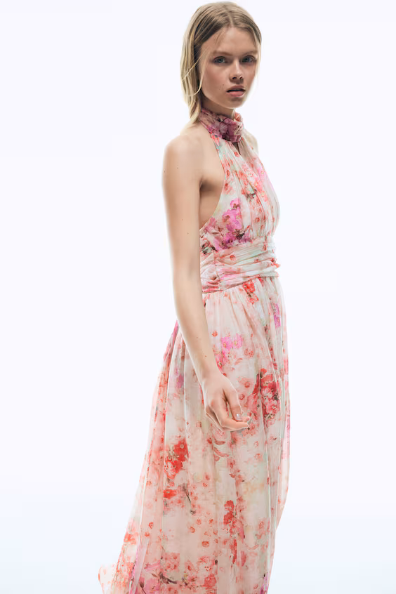 Платье с открытыми плечами на завязках