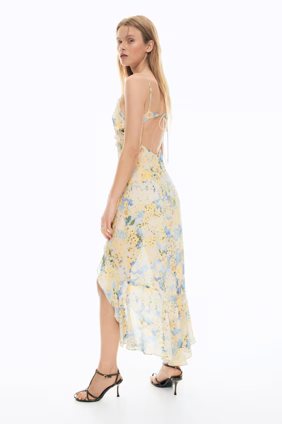 Платье из шифона с оборкой и шарфом