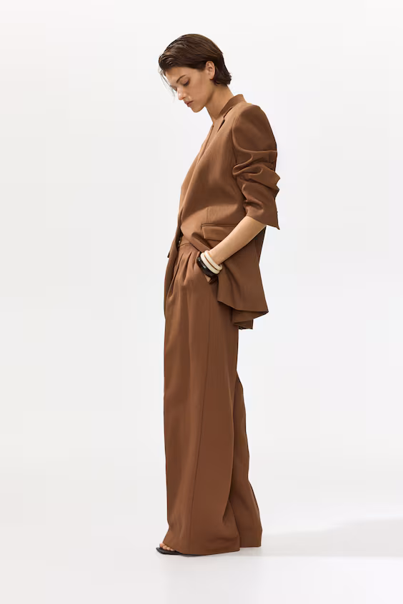 Широкие классические брюки