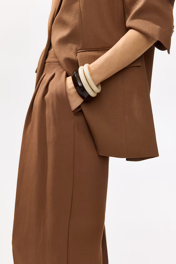 Широкие классические брюки