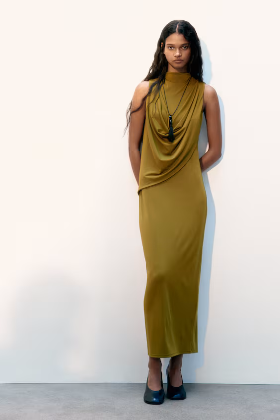 Длинное платье с драпировкой