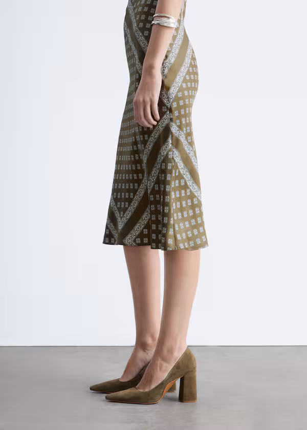 Туфли на танкетке из замши