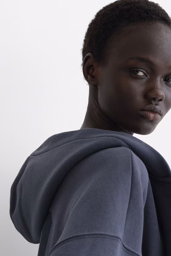 Повседневное пальто с капюшоном и молнией