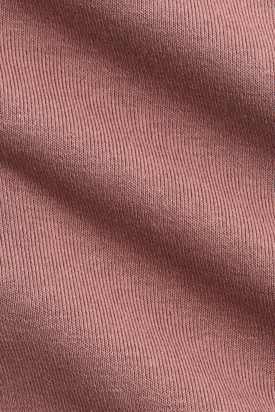 Короткая куртка с капюшоном и молнией