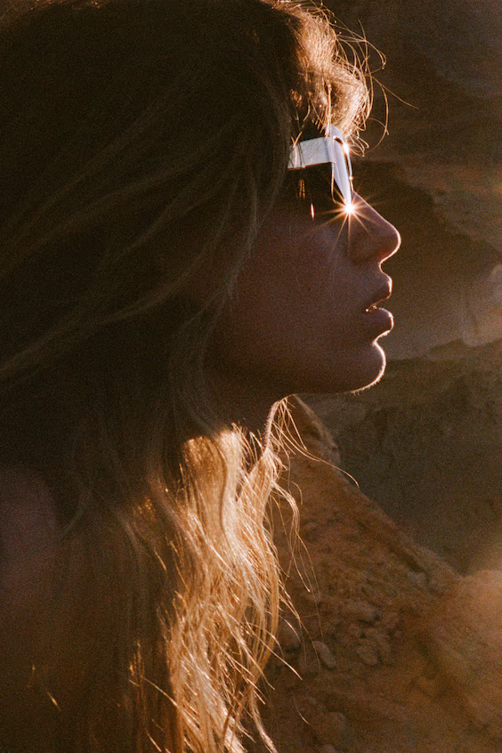 Тонкие солнечные очки кэт-ай фасон