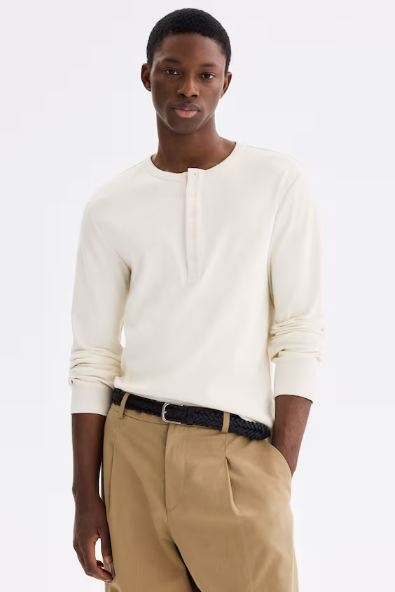 Вязаная свитер с пуговицами силуэта slim fit