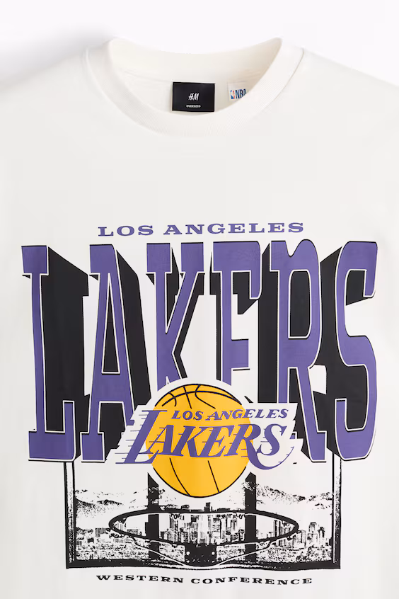 Футболка с принтом и свободным кроем