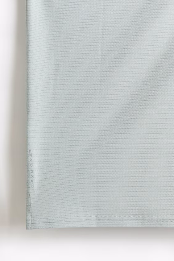 Топ для спорта с технологией drymove™ стандартного кроя