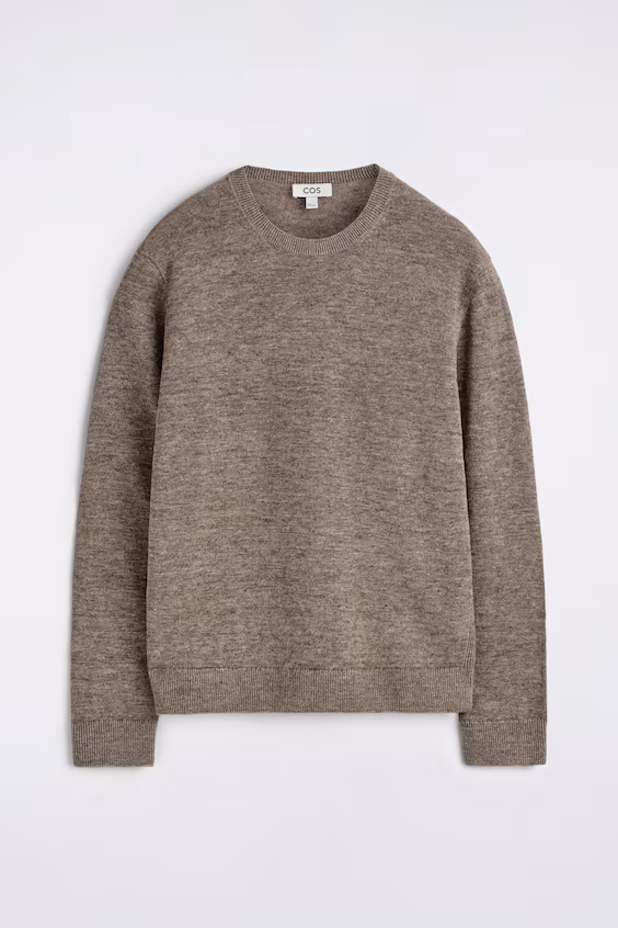 Свитер из льняной пряжи с круглым вырезом