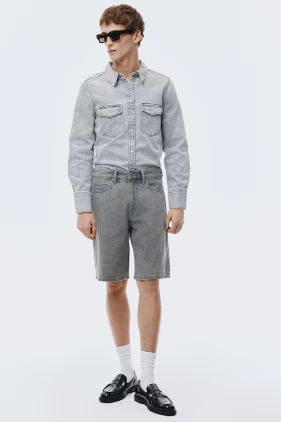 Шорты из джинсовой ткани свободного кроя