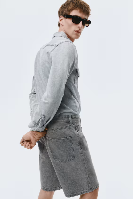 Шорты из джинсовой ткани свободного кроя