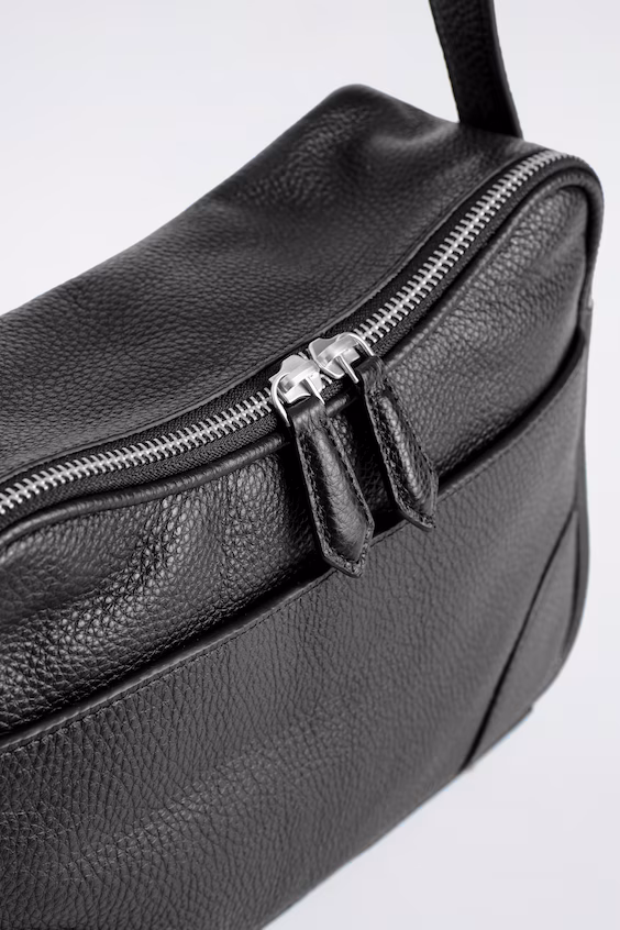 Классическая сумка через плечо - из кожи