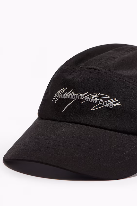 Беговая рефлектирующая кепка