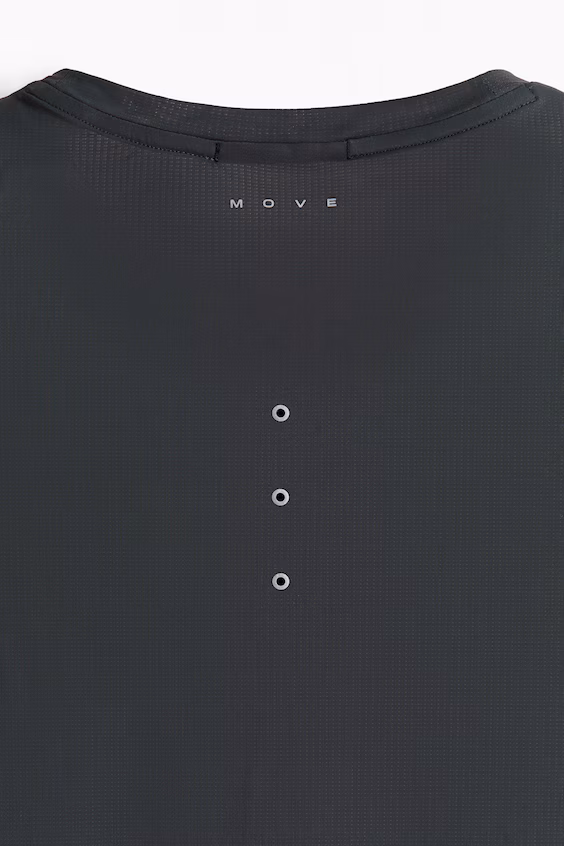 Футболка для бега легкая и освежающая