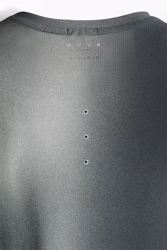 Футболка для бега легкая и освежающая