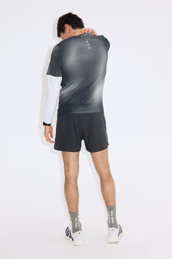 Футболка для бега легкая и освежающая