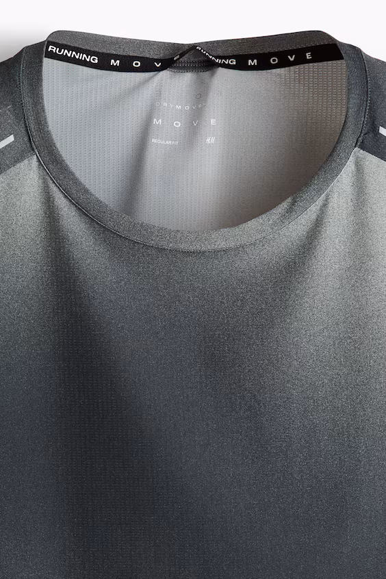 Футболка для бега легкая и освежающая