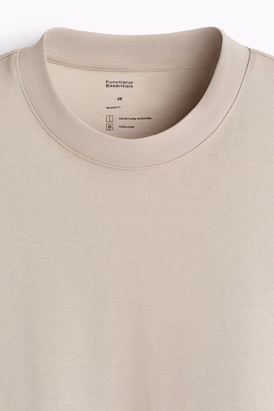 Футболка из прохладного трикотажа свободного кроя