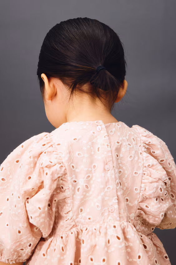 Платье из хлопка с английской вышивкой h&m