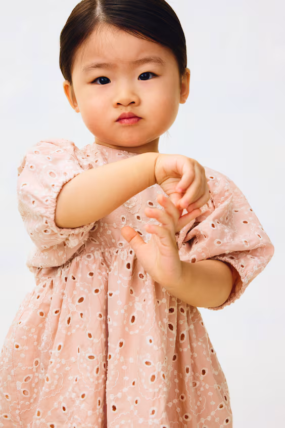 Платье из хлопка с английской вышивкой h&m