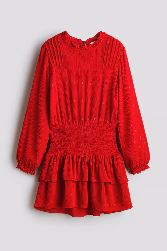 Платье с оборками и складками