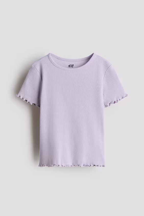 Футболка в рубчик с оверлоком