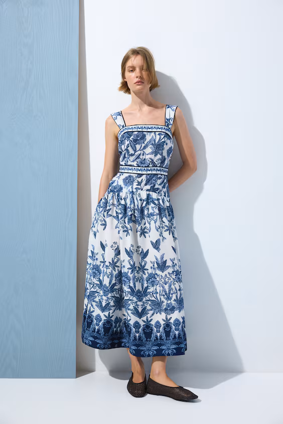 Платье с деталями из ленты